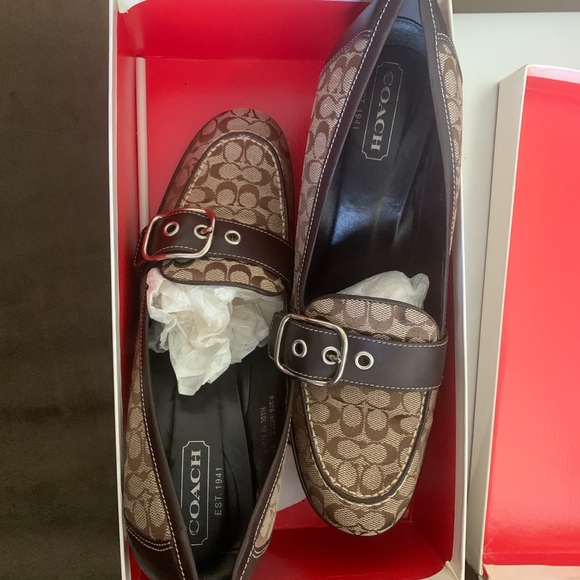 Authentic Coach pumps/heels! - Picture 3 of 4
